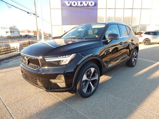 New 2025 Volvo XC40 B5 Core w/ Protection Package Premier image 1
