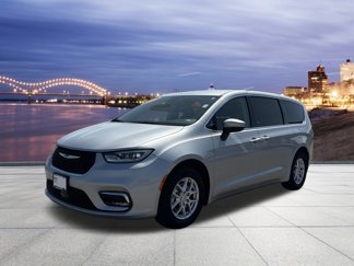 Used 2023 Chrysler Pacifica Touring-L image 1