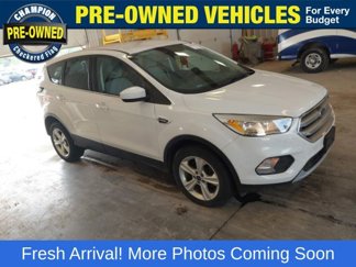 Used 2017 Ford Escape SE video 1