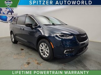 New 2025 Chrysler Pacifica Select image 1