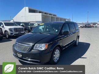 Used 2016 Chrysler Town & Country Touring w/ Driver Convenience Group image 1