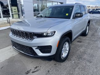 New 2025 Jeep Grand Cherokee Laredo w/ Luxury Tech Group I image 1