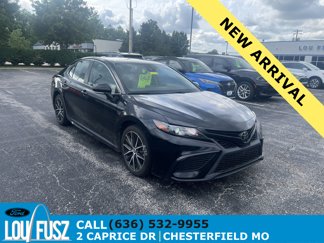 Used 2022 Toyota Camry SE image 1