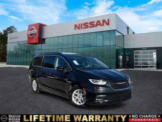 Used 2022 Chrysler Pacifica Touring-L image 1