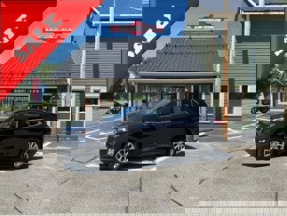 Used 2020 Chevrolet Equinox LT w/ Driver Convenience Package image 1