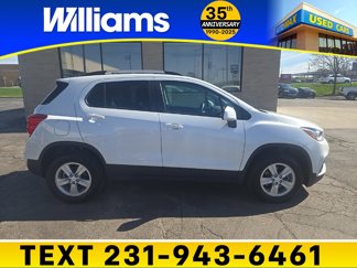 Used 2022 Chevrolet Trax LT w/ LT Convenience Package image 1