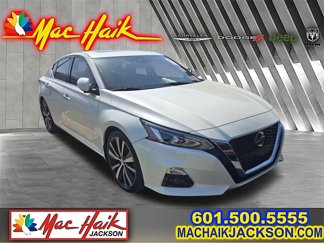 Used 2019 Nissan Altima 2.5 Platinum image 1