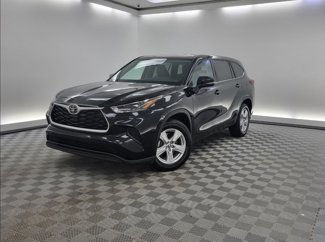 Used 2023 Toyota Highlander L image 1