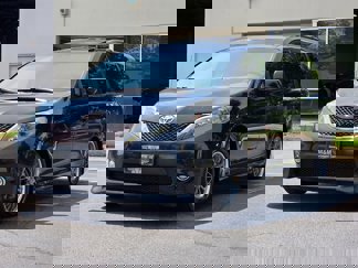 Used 2011 Toyota Sienna SE w/ Preferred Pkg image 1