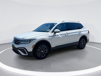 Certified 2022 Volkswagen Tiguan SE image 1