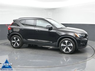 Used 2023 Volvo XC40 B4 Ultimate image 1