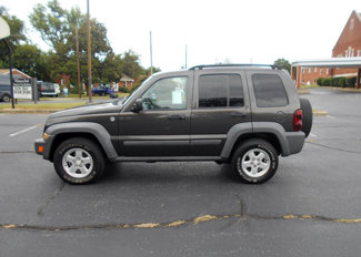 Used 2005 Jeep Liberty Sport image 1