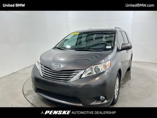 Used 2011 Toyota Sienna XLE image 1
