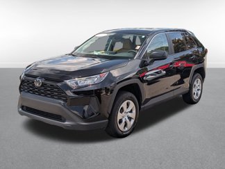 Used 2022 Toyota RAV4 LE image 1
