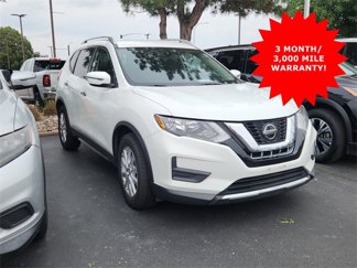 Used 2018 Nissan Rogue SV image 1