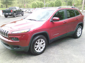 Used 2016 Jeep Cherokee Latitude w/ Cold Weather Group image 1