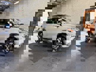 Used 2021 Nissan Rogue SV image 1