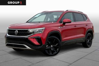 Used 2023 Volkswagen Taos SE image 1