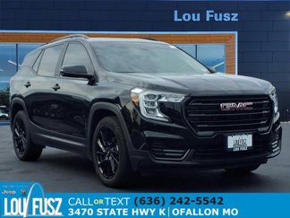 Used 2023 GMC Terrain SLE w/ Elevation Edition image 1