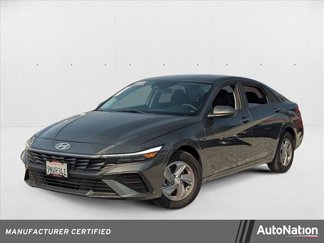 Certified 2025 Hyundai Elantra SE image 1