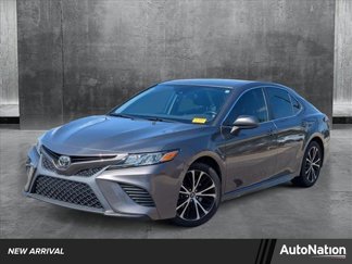 Used 2019 Toyota Camry SE image 1