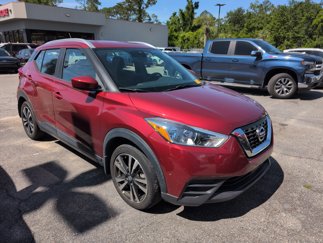 Used 2020 Nissan Kicks SV image 1