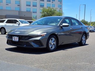 Certified 2025 Hyundai Elantra SE image 1