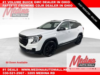 Used 2023 GMC Terrain SLE w/ Driver Convenience Package image 1
