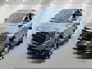 Used 2024 GMC Terrain SLE image 1