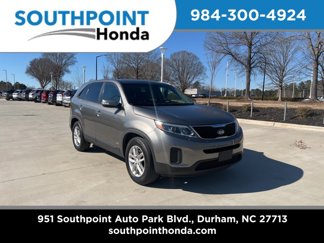 Used 2015 Kia Sorento LX image 1
