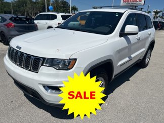 Used 2020 Jeep Grand Cherokee Laredo image 1