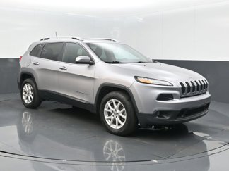 Used 2018 Jeep Cherokee Latitude w/ Cold Weather Group image 1