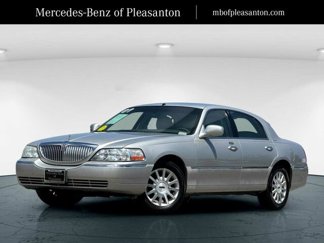 Used 2007 Lincoln Town Car Signature image 1