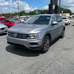Used 2019 Volkswagen Tiguan SE w/ Panoramic Sunroof Package image 1