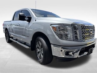 Used 2019 Nissan Titan SV w/ SV Convenience Package image 1