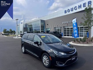 Used 2017 Chrysler Pacifica Touring-L image 1