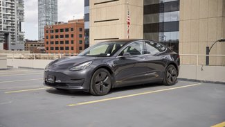 Used 2018 Tesla Model 3 Long Range image 1