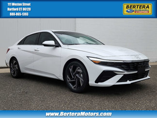 Used 2024 Hyundai Elantra SEL w/ Convenience Package image 1