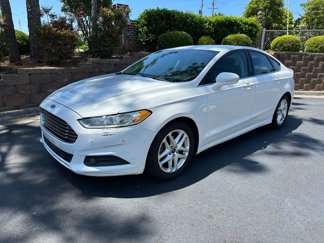 Used 2016 Ford Fusion SE image 1