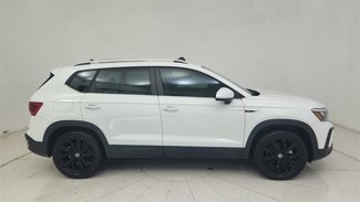 Used 2023 Volkswagen Taos SE w/ Panoramic Sunroof Package image 1