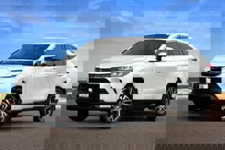 Used 2021 Toyota Venza LE image 1