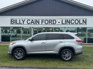 Used 2019 Toyota Highlander XLE image 1