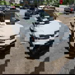 New 2025 Volkswagen Taos SE image 1