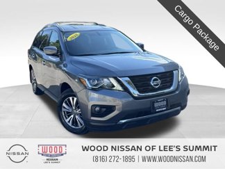 Used 2020 Nissan Pathfinder SV image 1