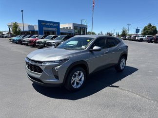 New 2025 Chevrolet Trax LS w/ LS Convenience Package image 1