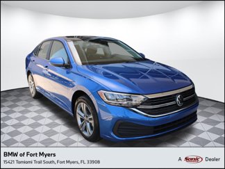 Used 2024 Volkswagen Jetta SE w/ Panoramic Sunroof Package image 1