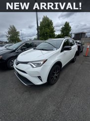 Used 2016 Toyota RAV4 SE image 1