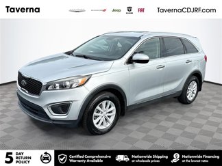 Used 2017 Kia Sorento LX w/ LX Convenience Package image 1
