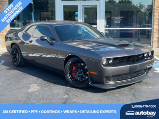 Used 2016 Dodge Challenger SRT Hellcat image 1