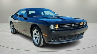 Used 2022 Dodge Challenger SXT image 1